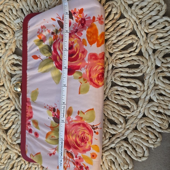 Banana Republic Vibrant Red and Orange Lace Clutch with Intricate Detailing - Picture 6 of 7